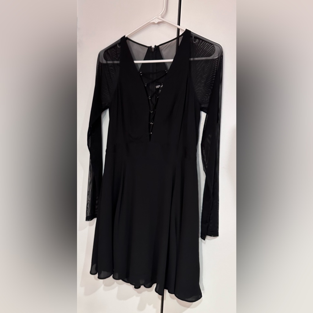 Express Long Sleeve Skater Dress. Size 8
